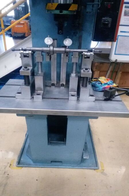 Shaft Runout Checking & Straightening Fixture